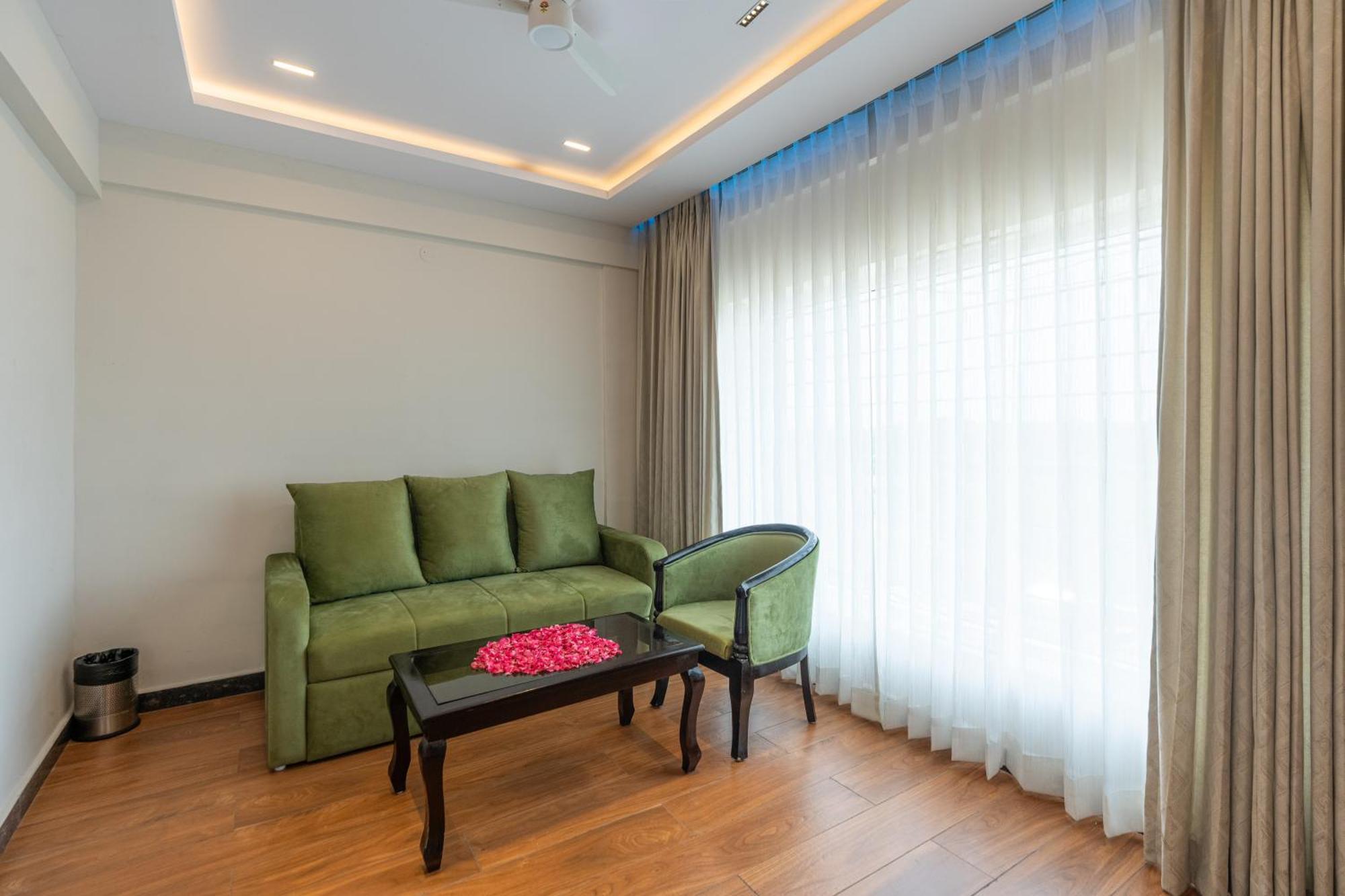 Serene Resort Hyderabad シャムシャバード エクステリア 写真