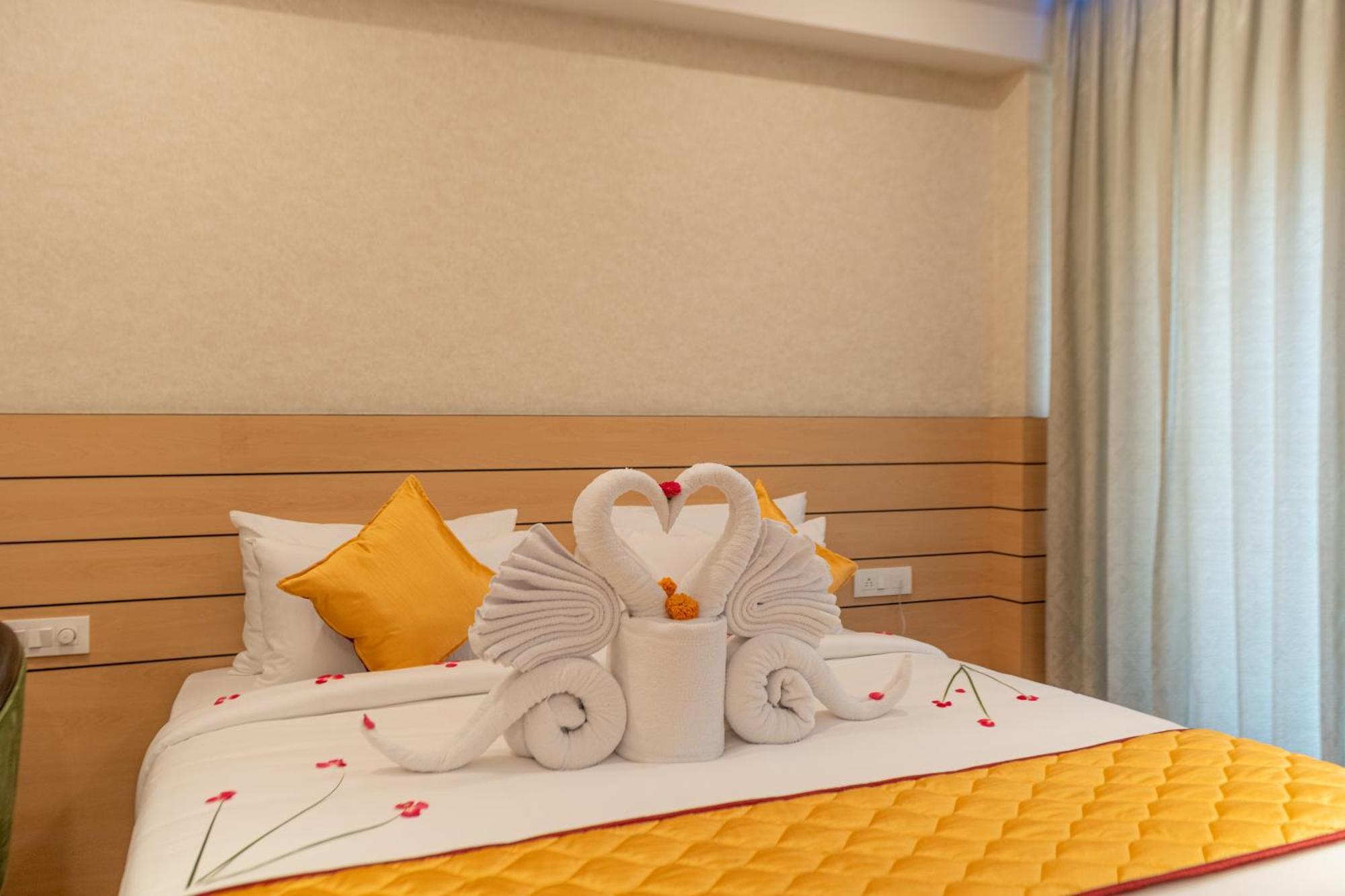 Serene Resort Hyderabad シャムシャバード エクステリア 写真