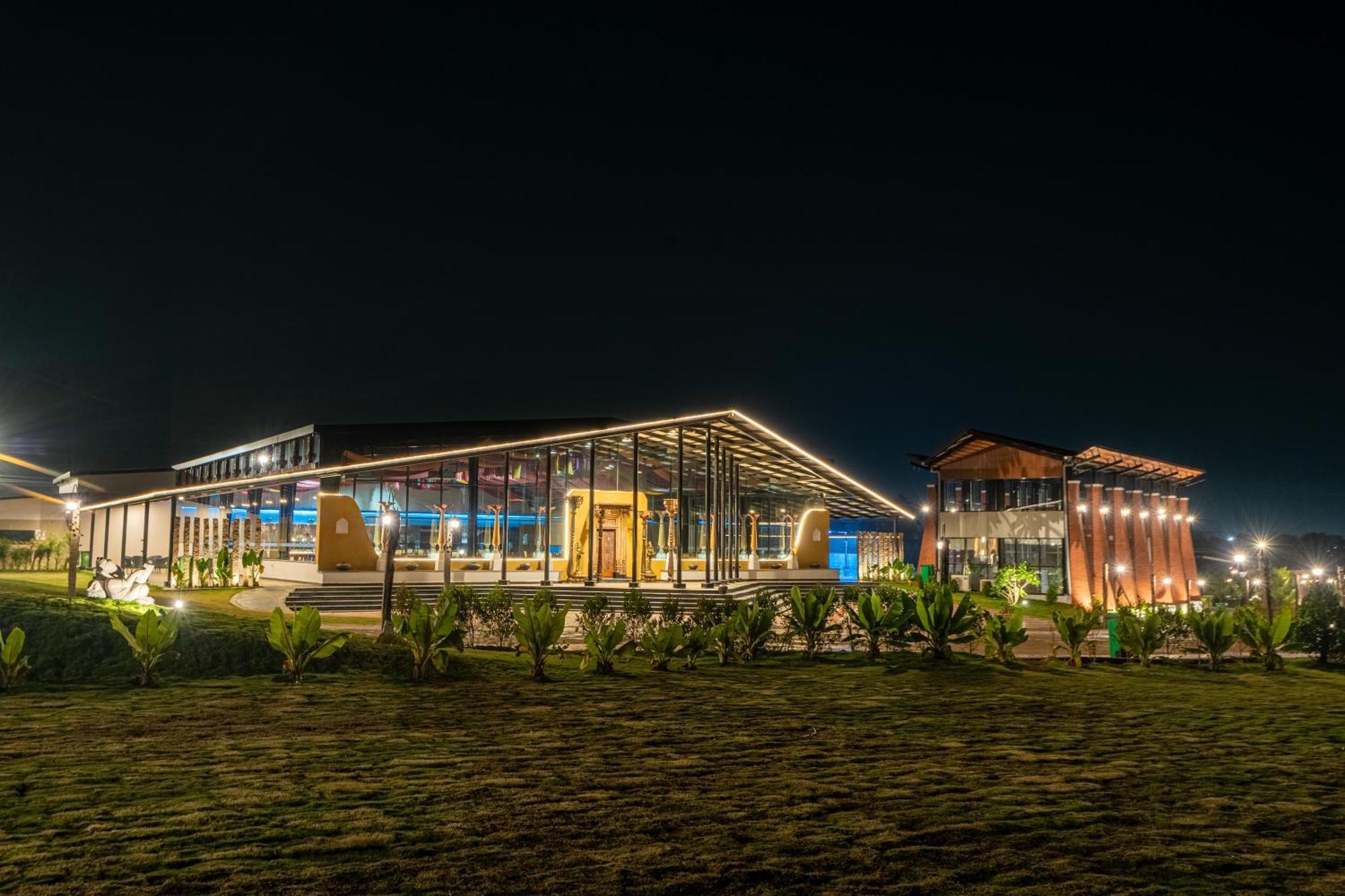 Serene Resort Hyderabad シャムシャバード エクステリア 写真