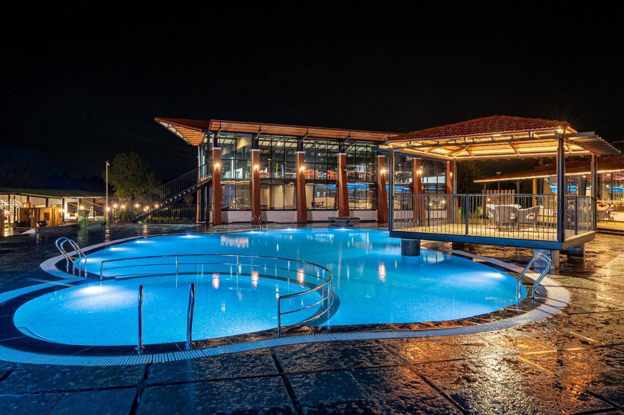 Serene Resort Hyderabad シャムシャバード エクステリア 写真